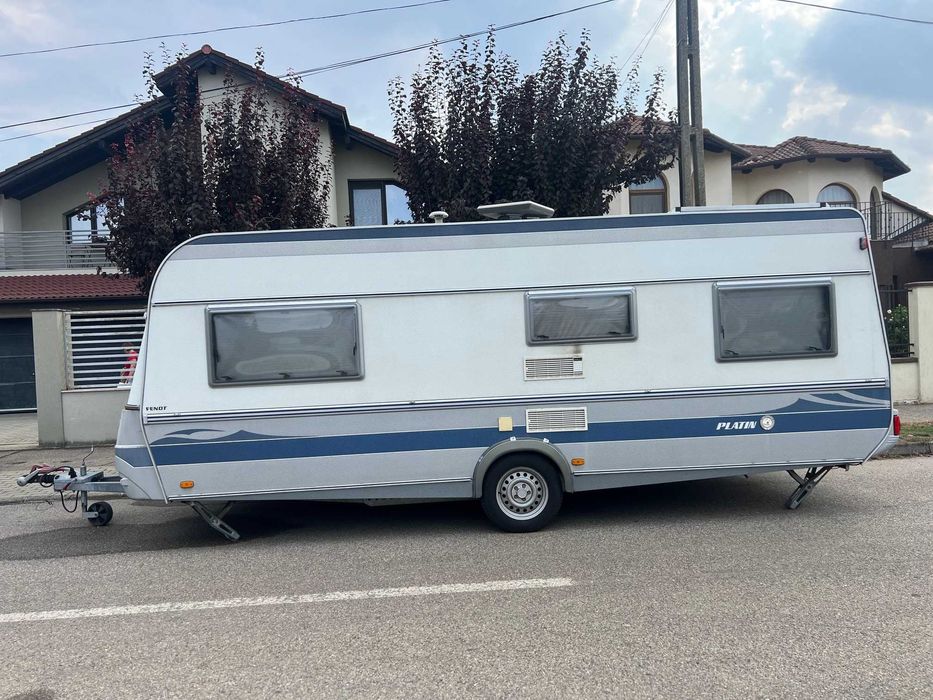 Fendt Platin 560, an 2000, cu cort si panouri solare