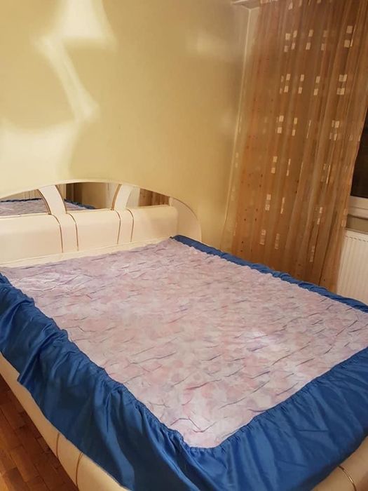 Apartament etaj1- 3 camere 2 bai de vanzare