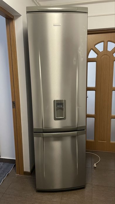 Frigider electrolux