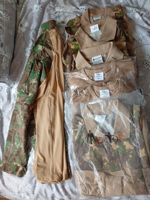 Tricouri / bluze combat noi (7 bucati)
