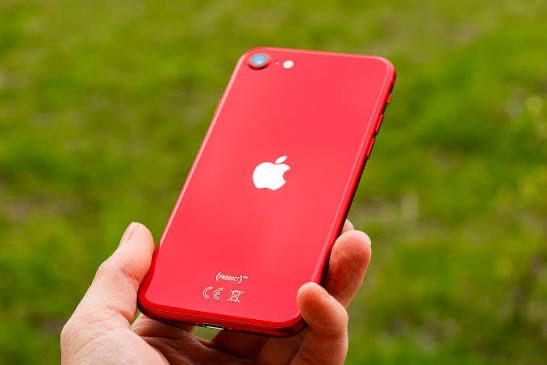 Продам или обмен IPHONE SE 2- айфон се 2 поколения