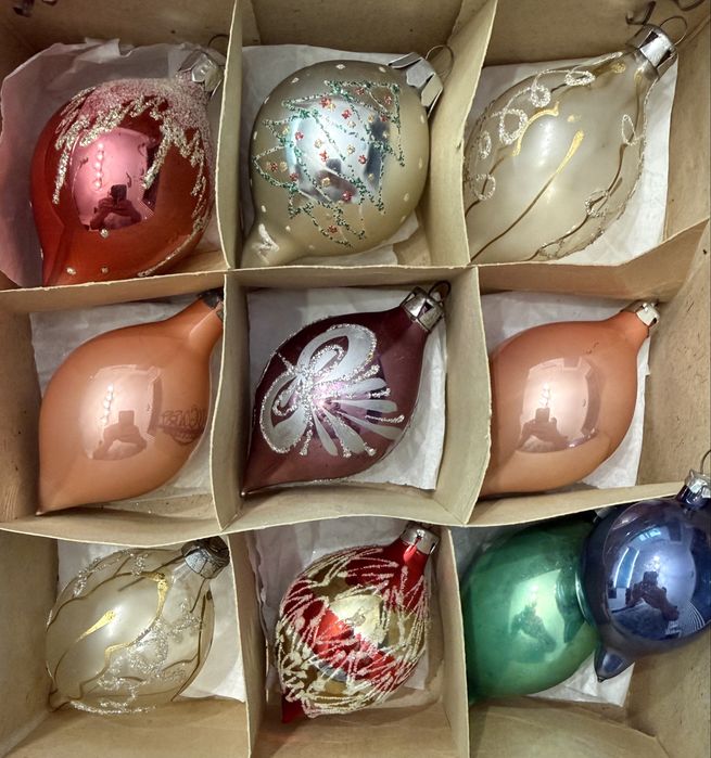 Globuri vechi romanesti pentru pomul de Crăciun