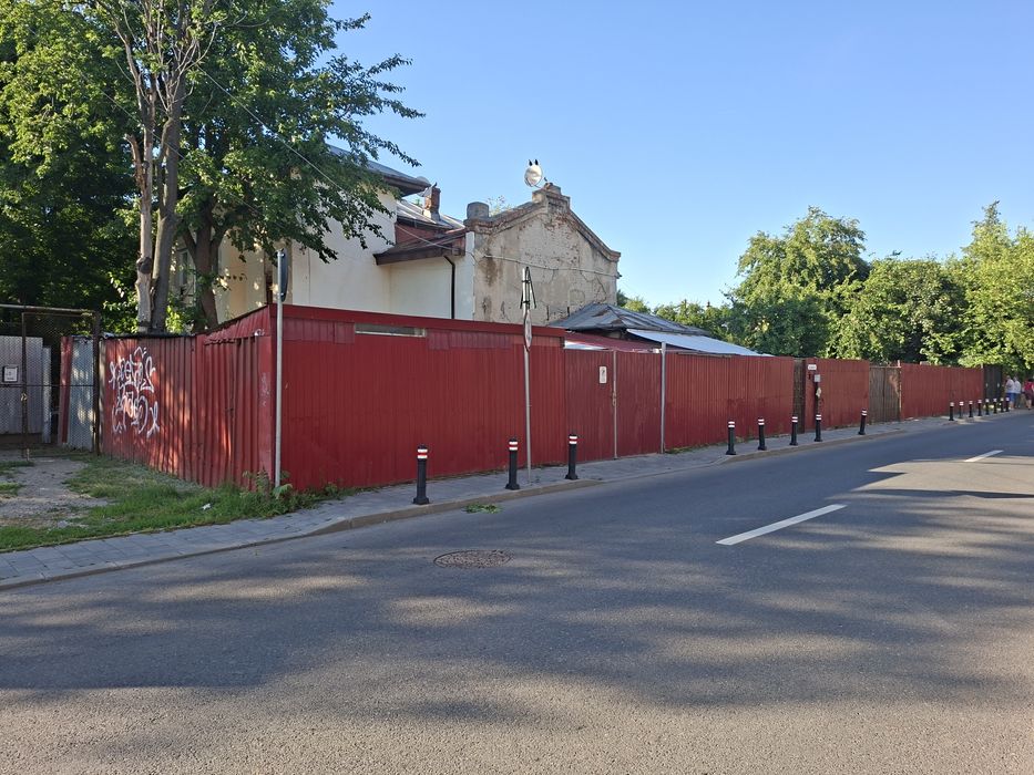Vand casa cu teren aferent
