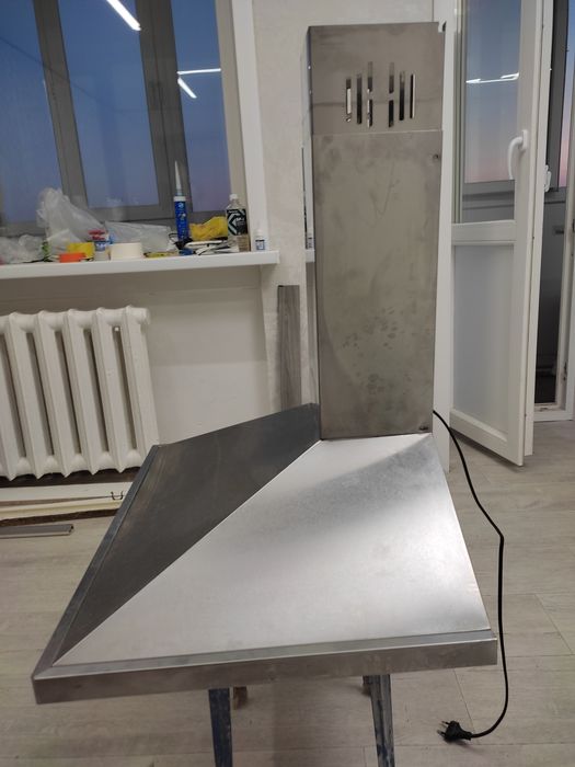 Продам вытяжку б/у.