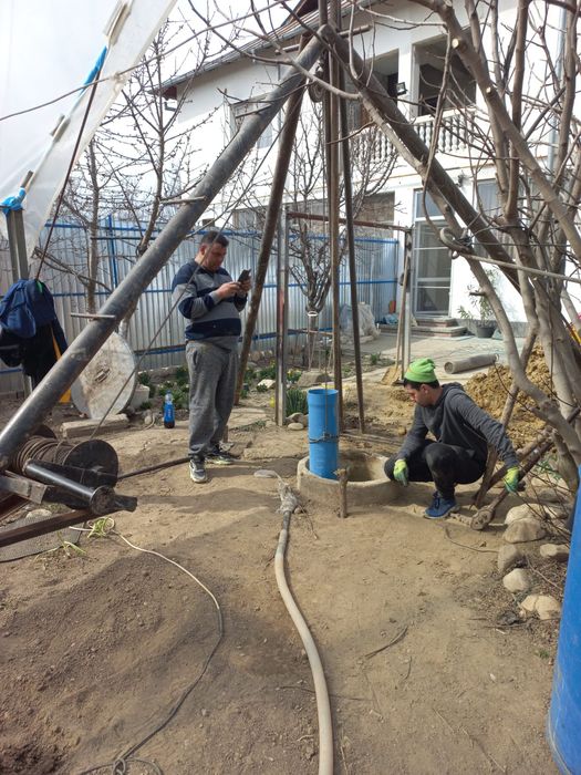 Piloni apa și alte săpături.