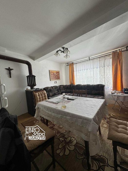 Двуетажна къща за продажба в гр.Шипка