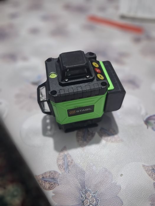 Профициалтной 4D STABlL лазерный уровень сотилади