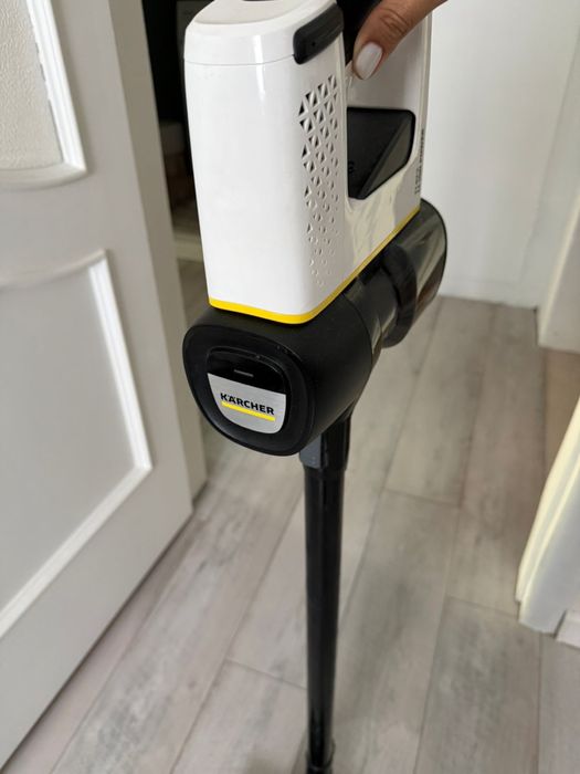 Продам пылесос Karcher VC4