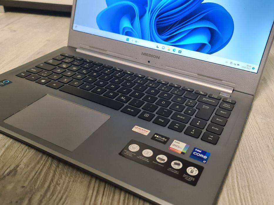Laptop Medion  i7 generatia 11