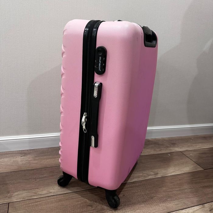 Чемодан дорожный