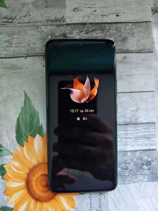 Продавам HONOR 90 !