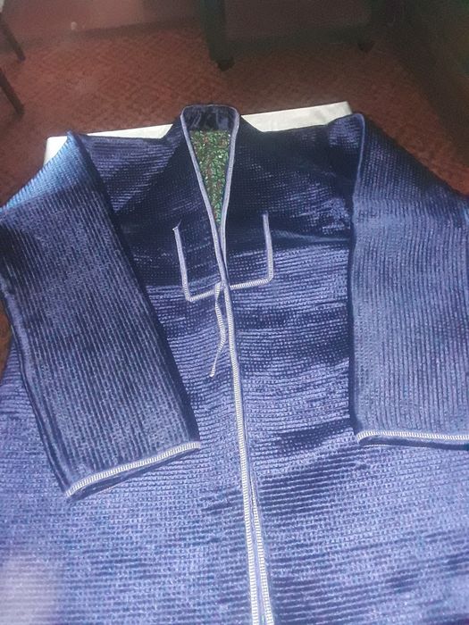 Продается чапан 52 размер