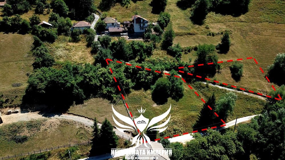 Продавам парцел УПИ с площ от  1460кв.м. в село Джурково общ.Асеновград на първа линия