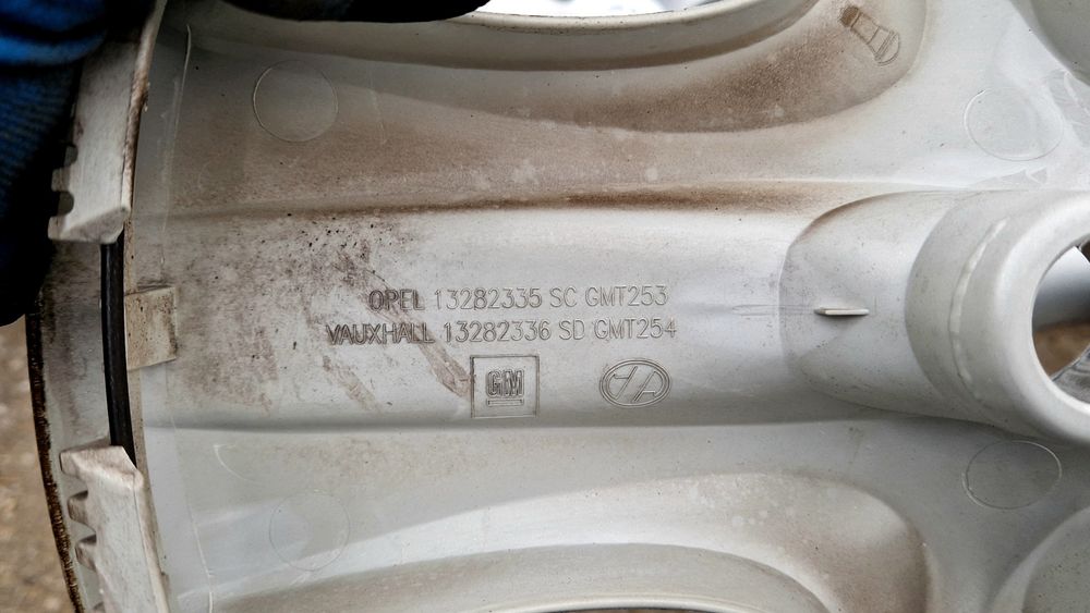 Опел 16 тасове за железни джанти Астра Вектра Зафира. Opel tasove