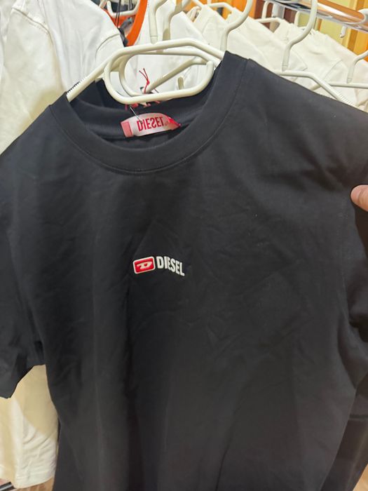 Haine de vânzare - Diferite Mărci - Toate Mărimile Disponibile