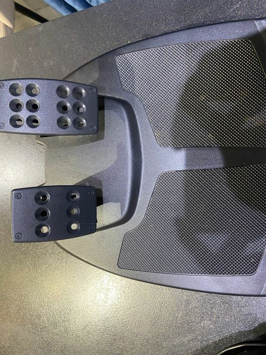 Руль momo Logitech