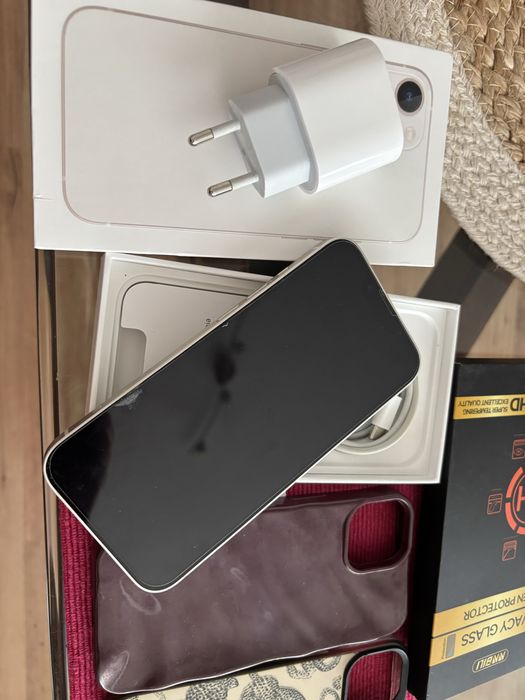Бял Iphone 13 128 GB