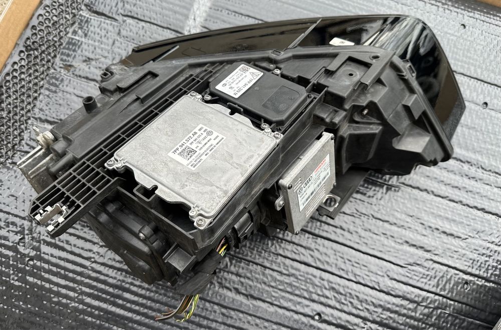 Faruri matrix Audi Q3 8U 2015-2019, 8U0941033 / 8U0941034