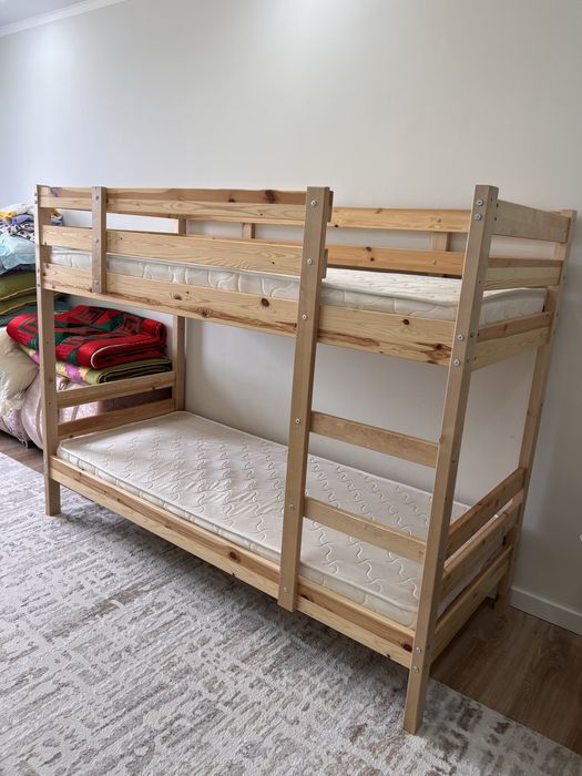 Детская двухъярусная кровать
