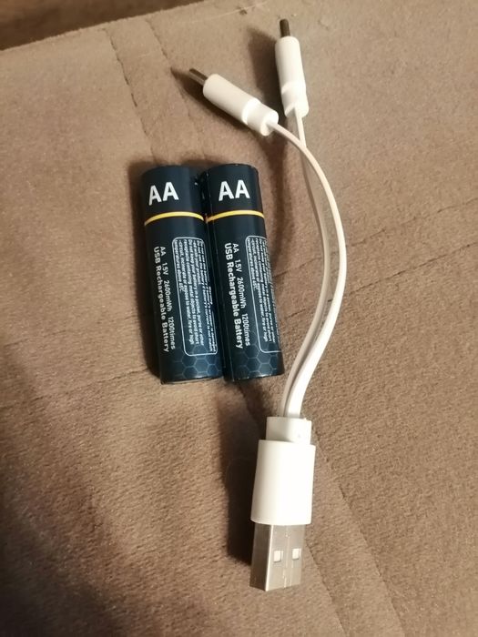 Перезаряжаемые аккумуляторы АА.