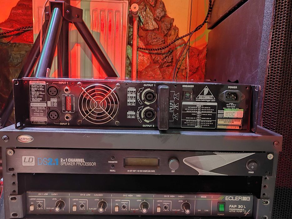 Amplificator putere Behringer EP 2500