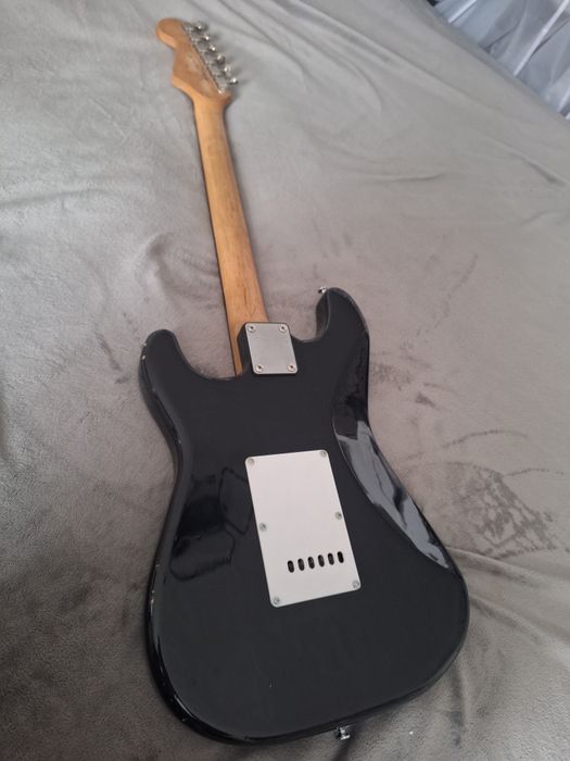 Продам стратокастер 4 сингла