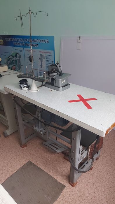 Продам оверлог 3 ниточный