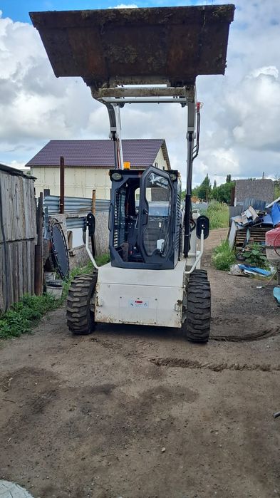 Продам погрузчик на гарантии