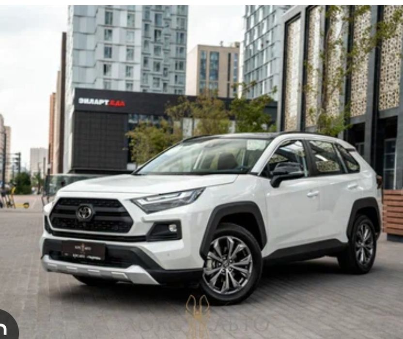 Бампер РАВ4 adventure в сборе оригинал