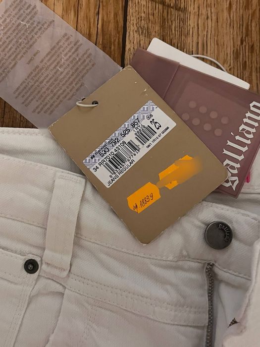 джинсы John Galliano