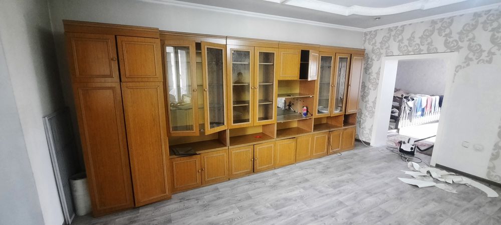 Сервант, горка 5 метров в длину целая!