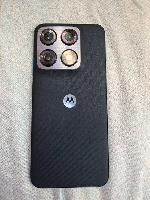 Motorola EDGE 70 Pro . Titan (Dark Blue) 8GB Ram