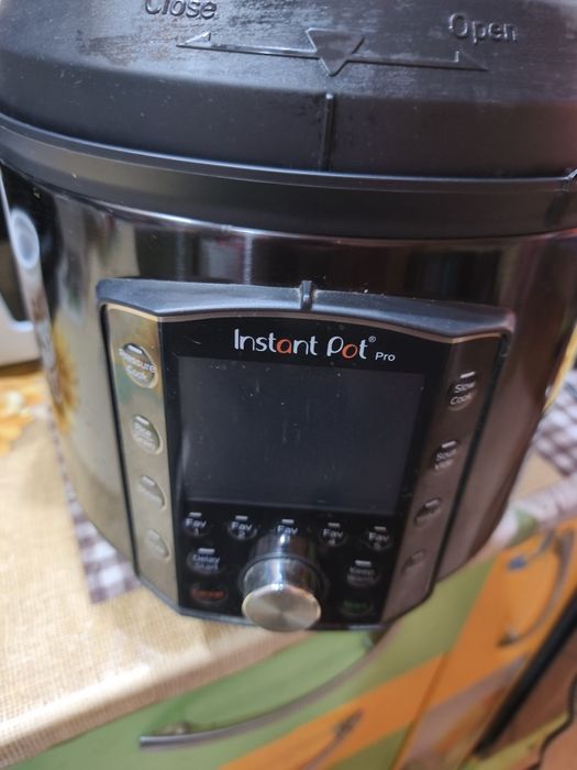 Мултикукър Instant Pot Pro, 5,7l