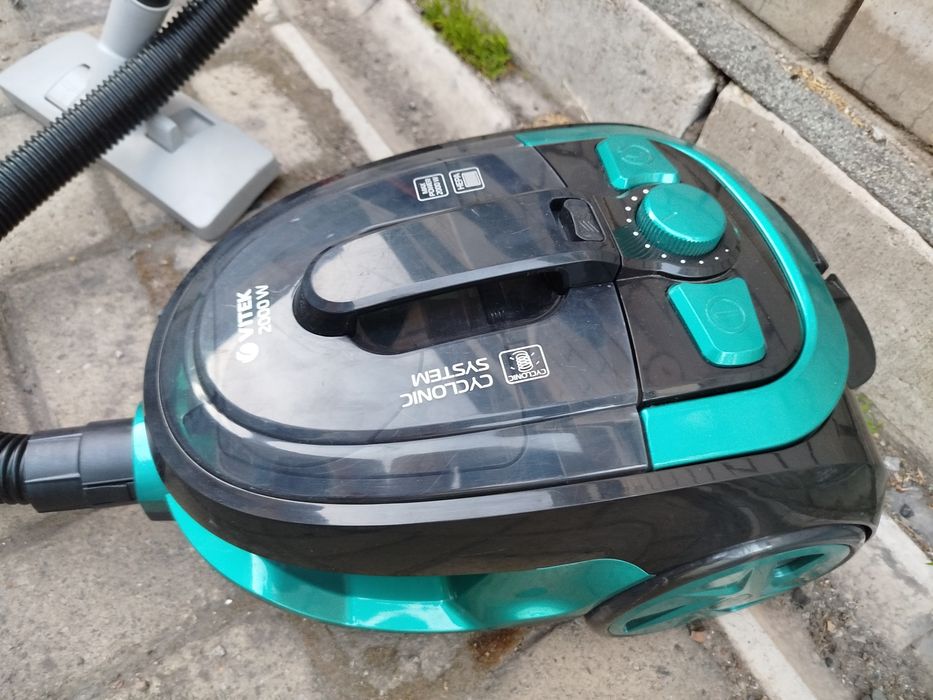 Пылесос со стаканом