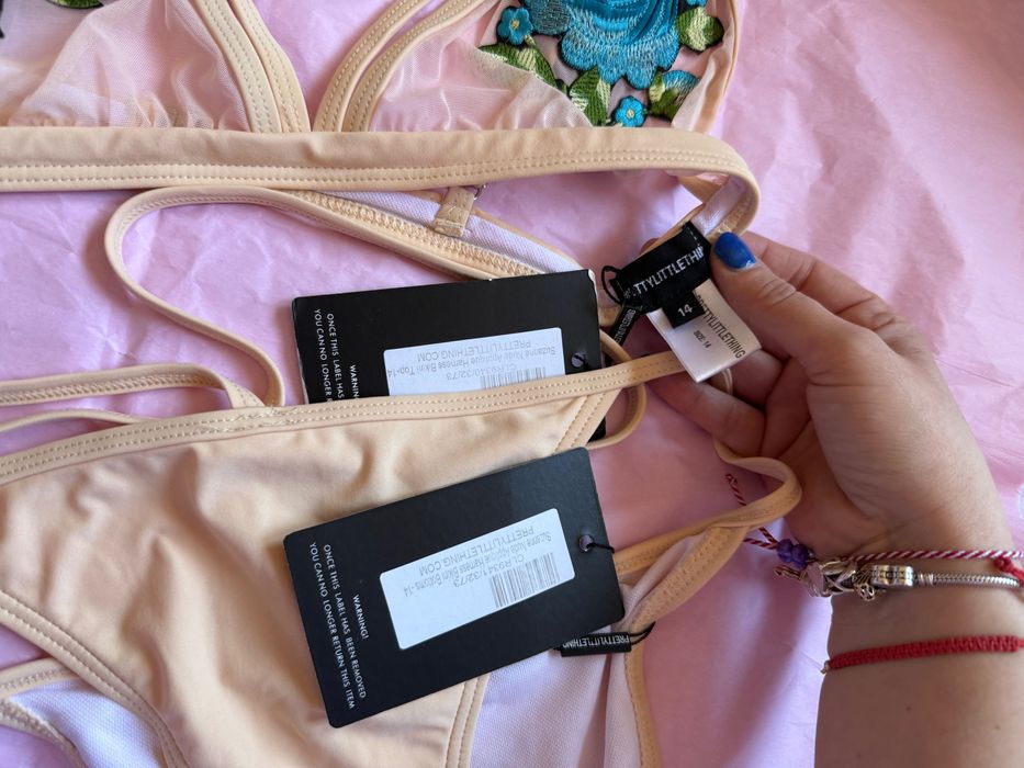 Бански костюми . Женски  нови