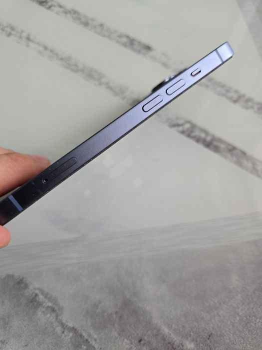 Продам Iphone 14