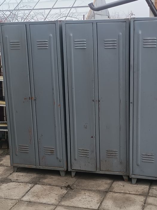 Метални шкафове в добро състояние