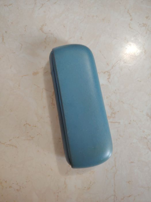 Vând Iqos iluma blue, ofer și incarcator