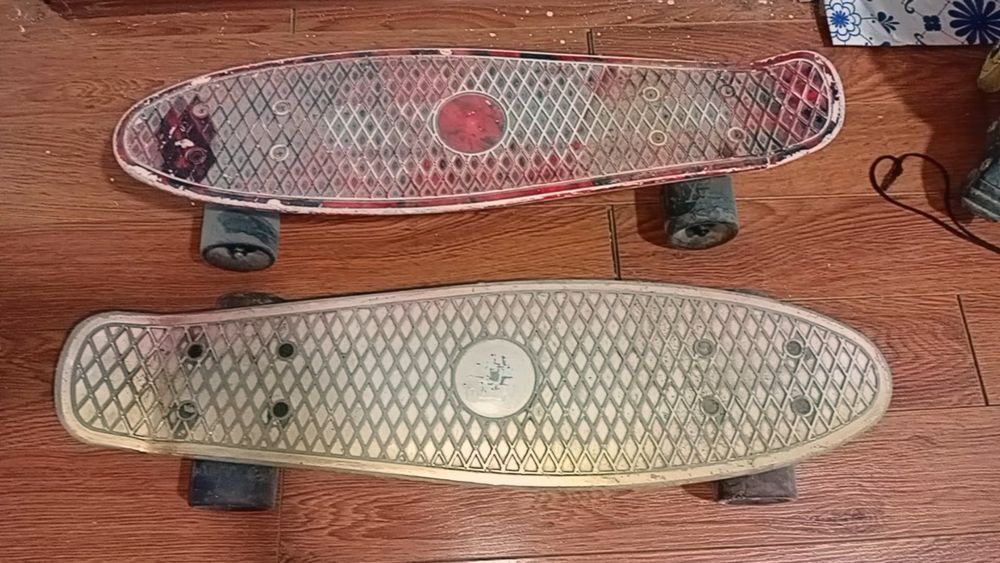 2 скейта и ролики