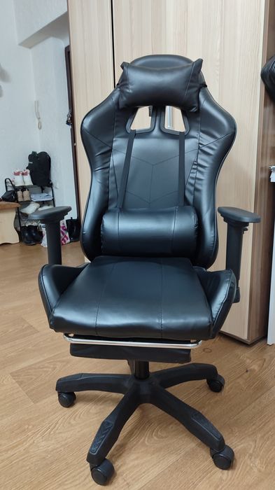 Игровое кресло черный