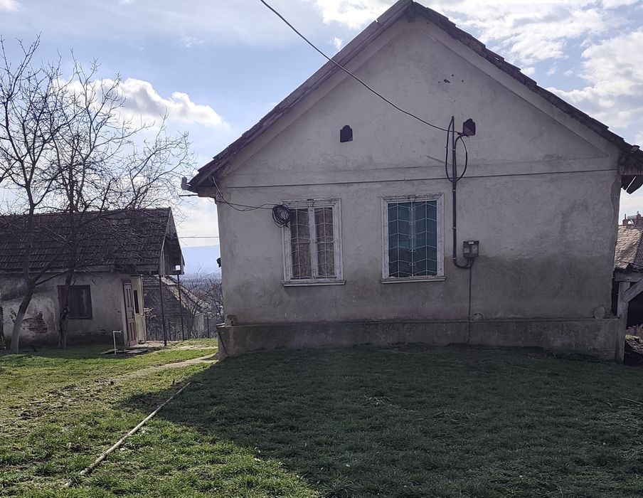 Casă de vânzare cu 2 camere.