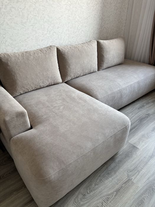 Срочно продам диван