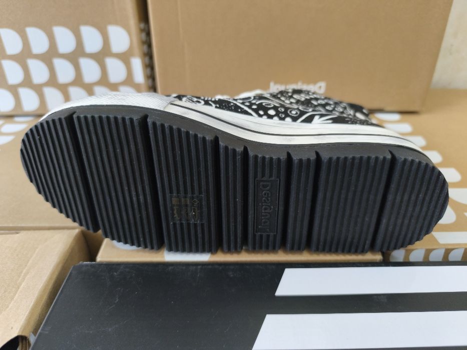 Desigual кецове 38 39