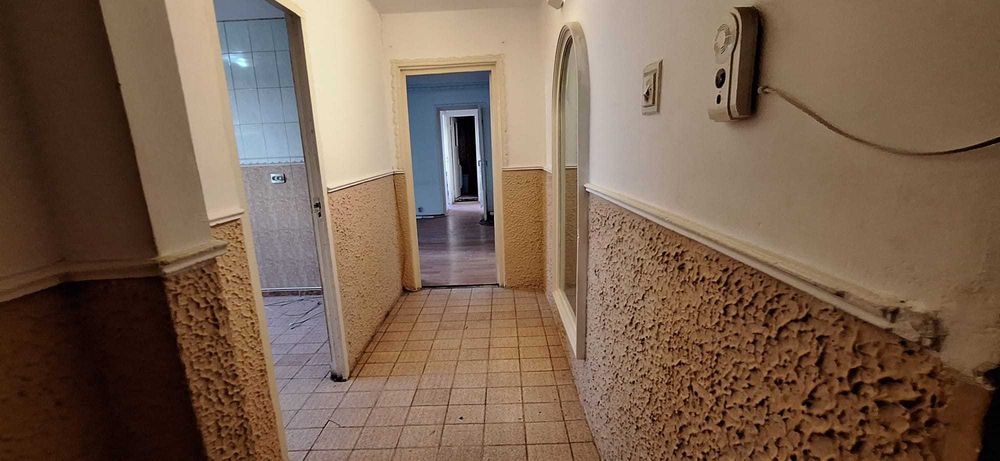 Vanzare apartament generos 2 camere, Targoviste
