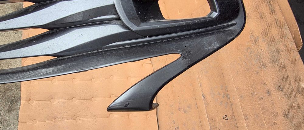 Grila centrala bara fata Toyota Camry 2018 2019 / 2020 2021