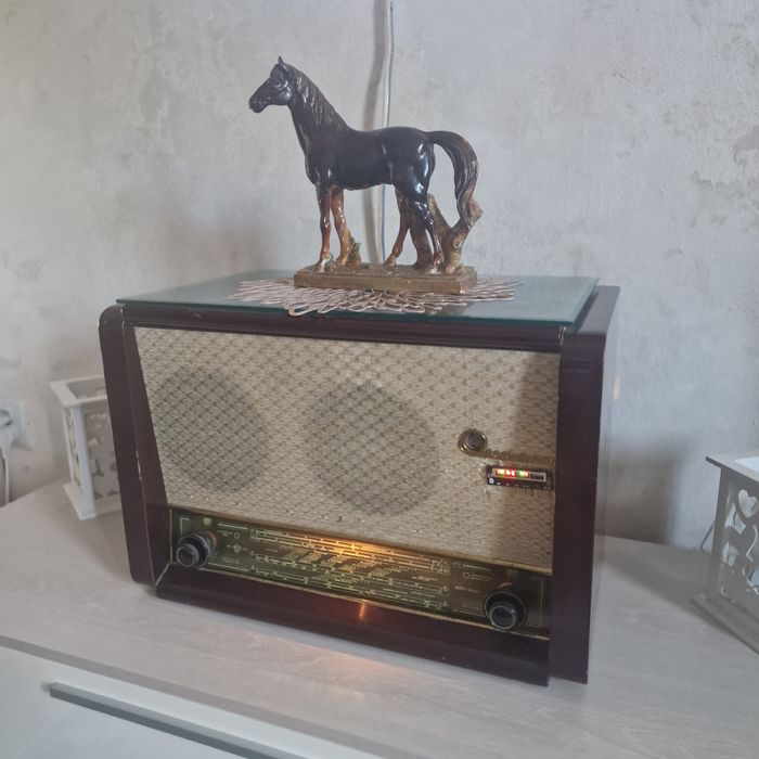 Radio Vef Akkord Rusesc 1950 adaptat cu Bluetooth