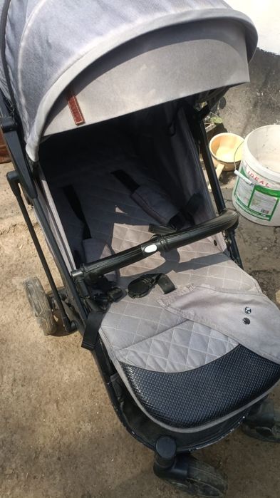 Коляска прогулочная