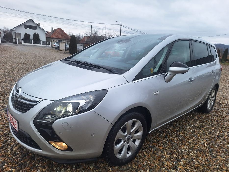 Vand sau schimb Opel Flexivan 2.0 165 cp an 2013