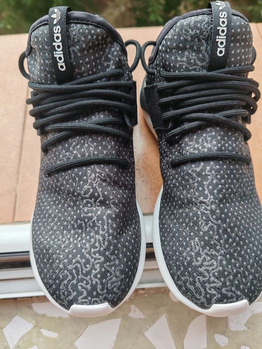 Vând adidași Adidas Tubular