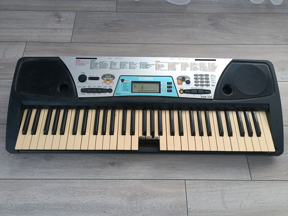 Vând orga Yamaha PSR-170